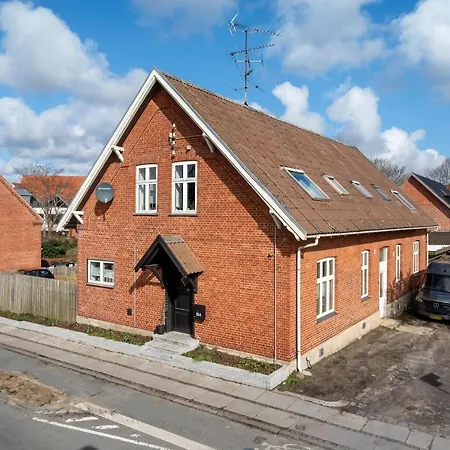 Stunning In Hillerd With Wifi And 2 Bedrooms *